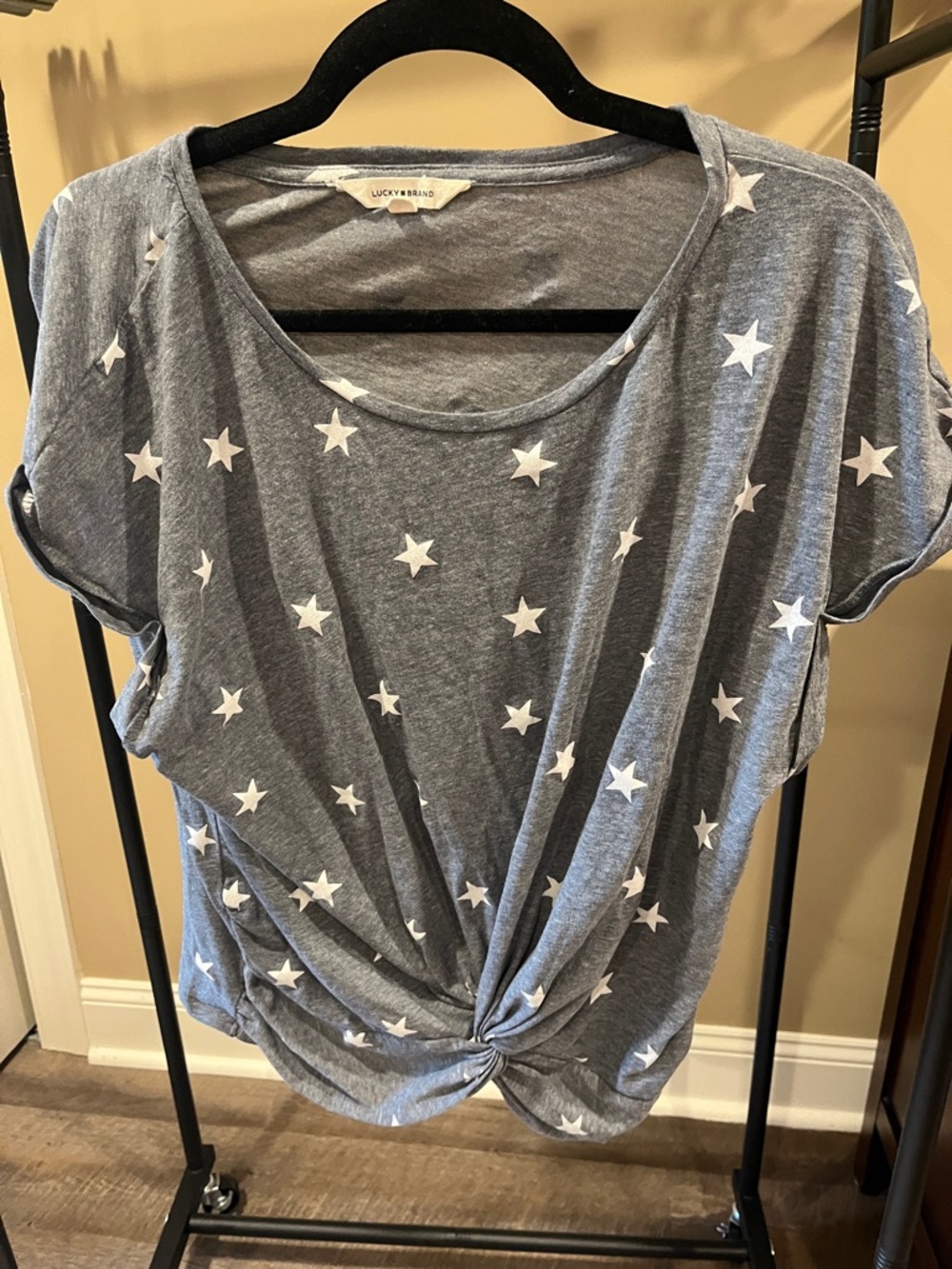 Lucky Brand Gray Star Print Twist-Knot Short Sleeve Tee